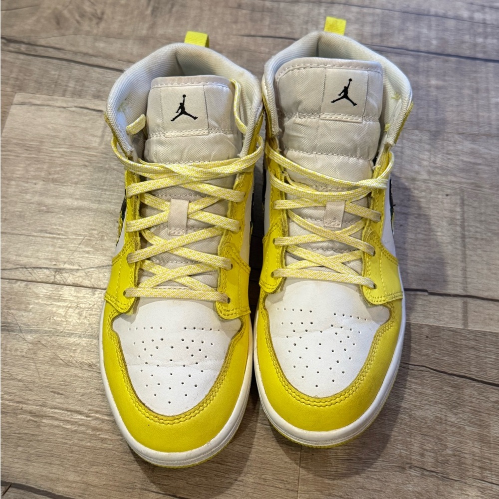 Jordan Kids Sneakers in Yellow and White